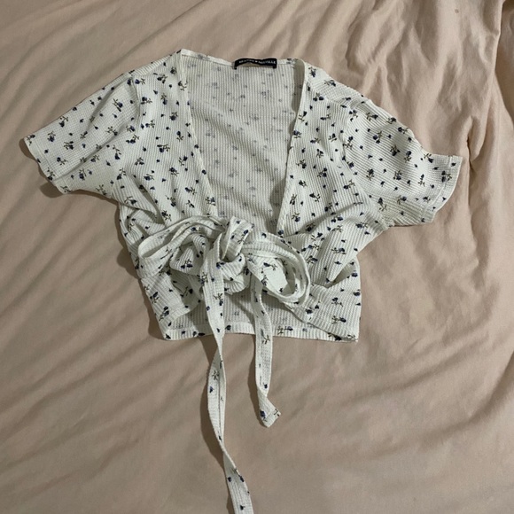 brandy rae floral wrap top - Picture 2 of 4